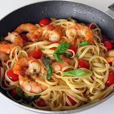 LINGUINES AUX CREVETTES ET TOMATES AIL CITRON