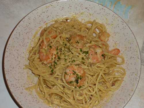 Spaghettis aux crevettes curry et lait de coco