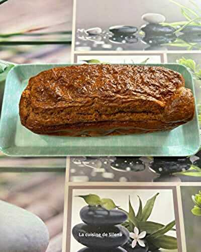 Cake au bacon, moutarde à l'ancienne et Comté