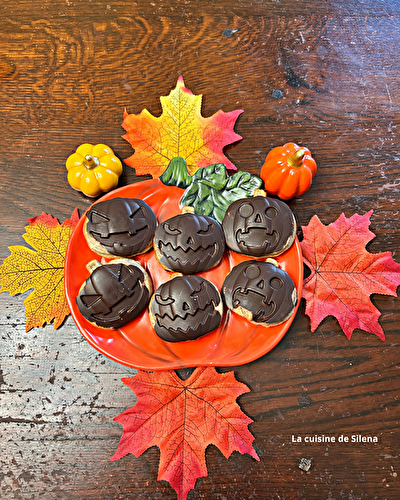 Citrouilles au skyr, poire et coque en chocolat