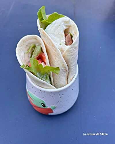 Mini wrap au saumon fumé et mozzarella