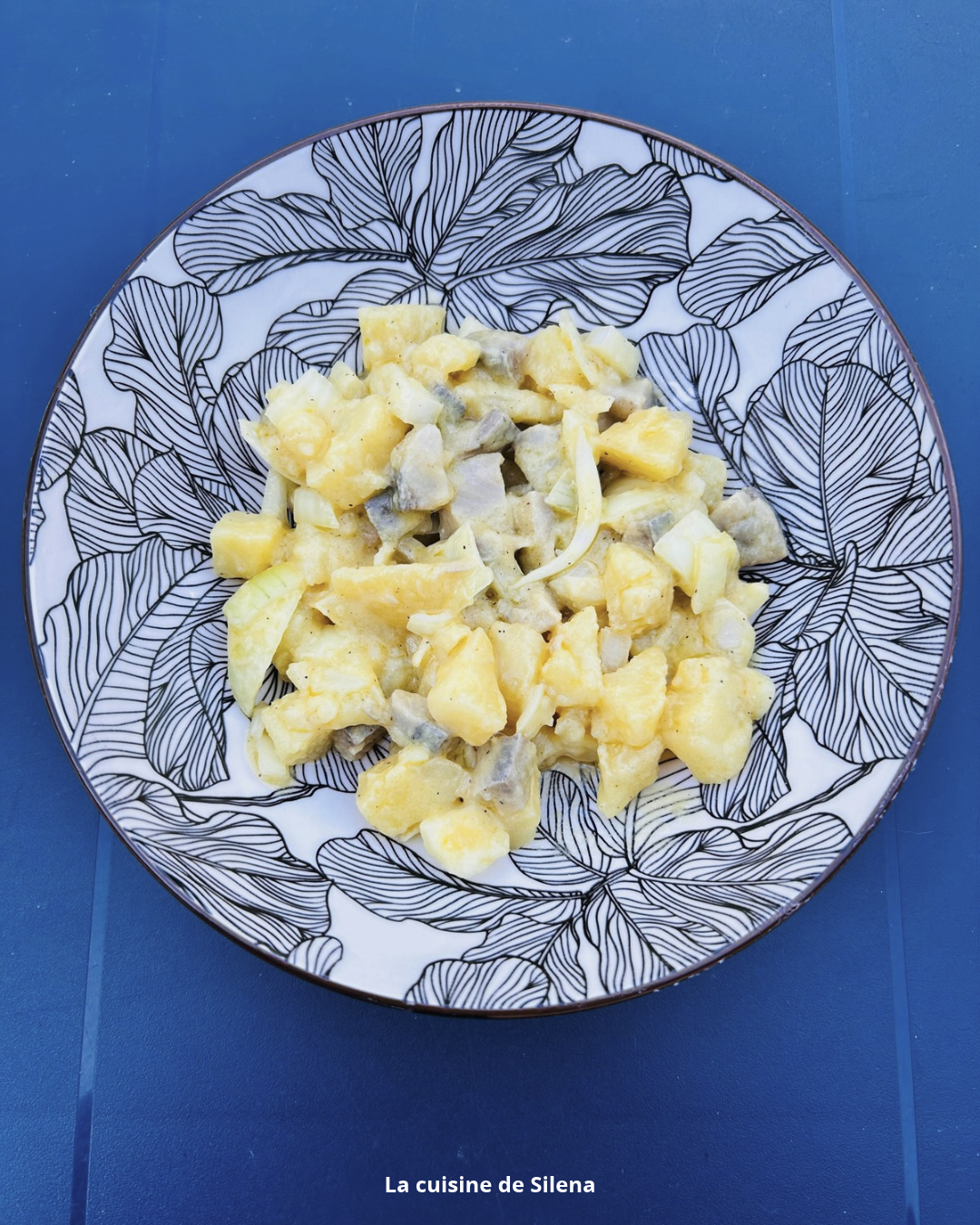 Salade de pommes de terre et harengs fumés