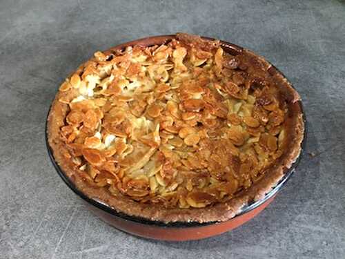 Tarte aux Pommes, Miel, Amandes