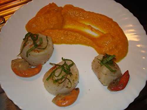 Noix de Saint-Jacques Poêlées à la Crème de Butternut