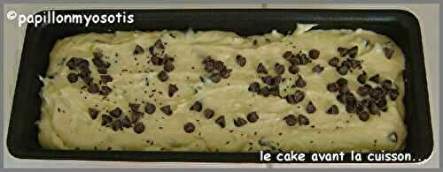 CAKE A LA BANANE, A LA NOIX DE COCO ET AUX PEPITES DE CHOCOLAT