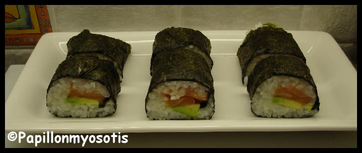 CALIFORNIA ROLL SAUMON-AVOCAT ET SUSHIS SAUMON