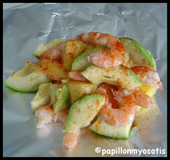 PAPILLOTES DE CREVETTES, AVOCAT & ANANAS