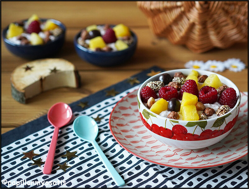 PORRIDGE AU FROMAGE BLANC, FRUITS ET TOPPING GOURMAND [#HEALTHY #PETITDEJ #BREAKFAST #PORRIDGE]