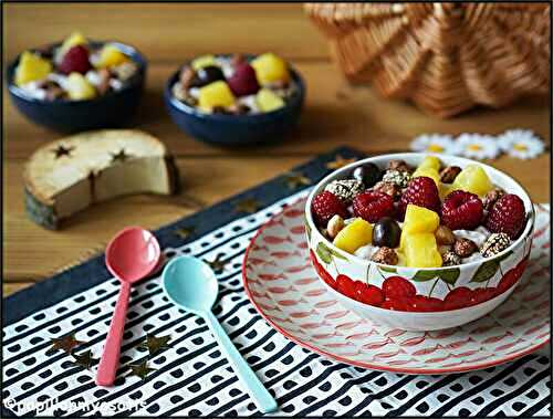 PORRIDGE AU FROMAGE BLANC, FRUITS ET TOPPING GOURMAND [#HEALTHY #PETITDEJ #BREAKFAST #PORRIDGE]