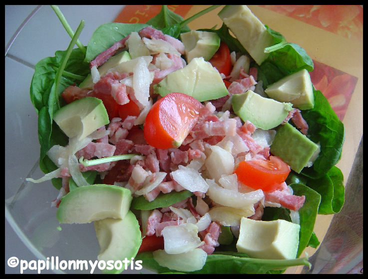 SALADE AVOCAT ÉPINARD LARDONS