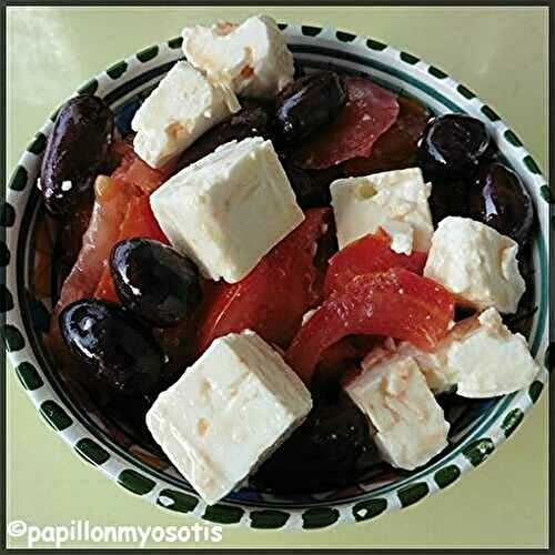 SALADE DE TOMATES A LA GRECQUE [#GREECE #GREEKFOOD #SALADE #SUMMER]