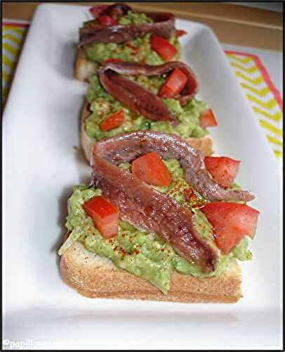 TARTINE DE PURÉE D'AVOCAT, TOMATE ET ANCHOIS [#AVOCADOTOAST #TARTINE #SUMMERVIBES]