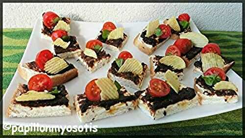 TOASTS DE FROMAGE FRAIS, OLIVES, TOMATE & CHIPS CROUSTILLANTE [#APERO #CHIPS #BRETS]
