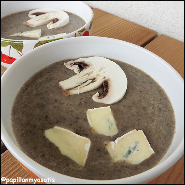 VELOUTÉ DE CHAMPIGNONS DE PARIS AU BRESSE BLEU [#SOUPE #LÉGUMES #HEALTHY #CHEESE]