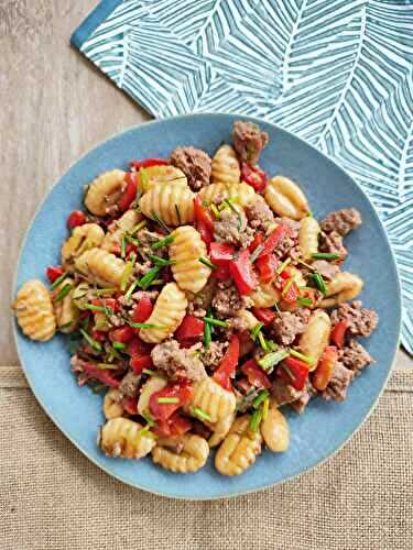 GNOCCHIS POÊLÉS AUX POIVRONS ROUGES ET BOEUF HACHÉ
