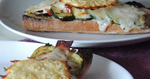 Bruschetta gourmandes et chips de fromage