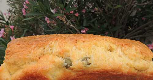 Cake aux olives et jambon