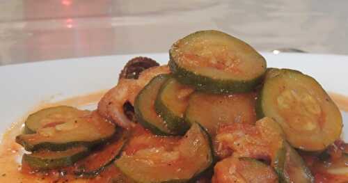 Courgettes à la tomate et poulpes