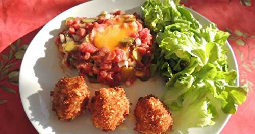 Cromesquis de camembert et tartare au couteau