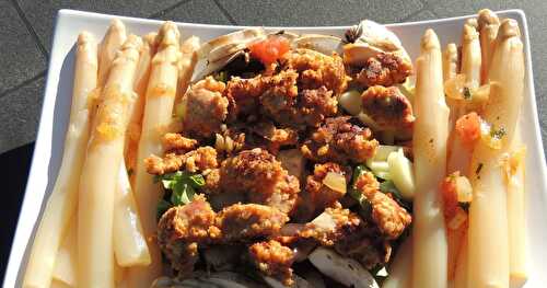 Salade d'asperges, champignons et nuggets de poulet 