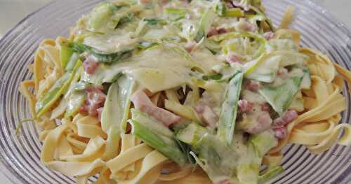 Tagliatelles aux poireaux et lardons