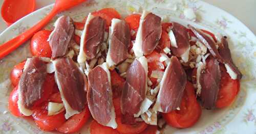 Tomates et magret séché maison