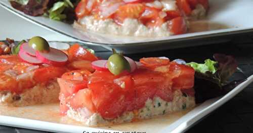 Tomates sur mousse de thon