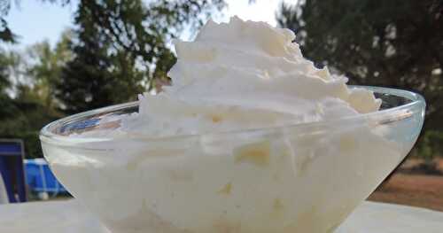 Verrine d'avocat, crabe et chantilly basilic