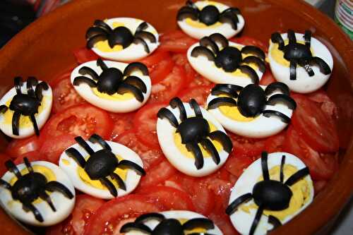 Entrée pour Halloween : Petites araignées sur lit sanglant - La cuisine Facile d'Estelle