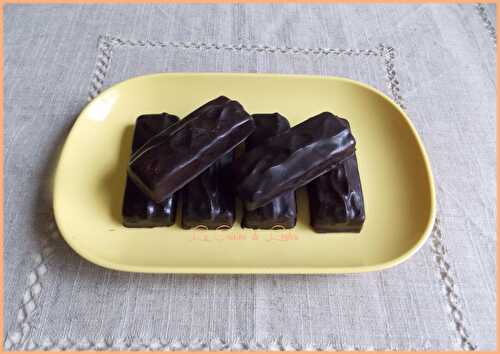 Barres chocolat noir fourrées à la noix de coco (façon Bounty)
