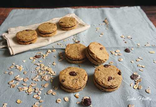 Biscuits au muesli fourrés purée de mûre sauvage {Vegan}