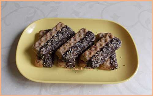 Biscuits « gaufrettes » aux amandes & cacahuètes nappés de chocolat