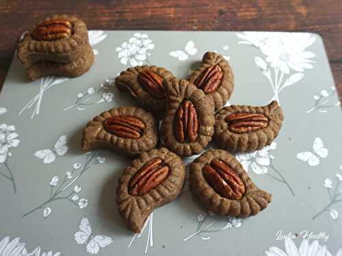 Biscuits « paisley » aux noix & dattes {Vegan}