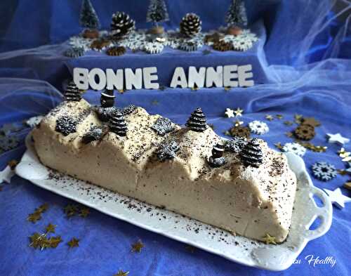 BONNE ANNEE 2021 – BÛCHE CAJOU & FRUITS ROUGES AU MIEL {Sans lactose}