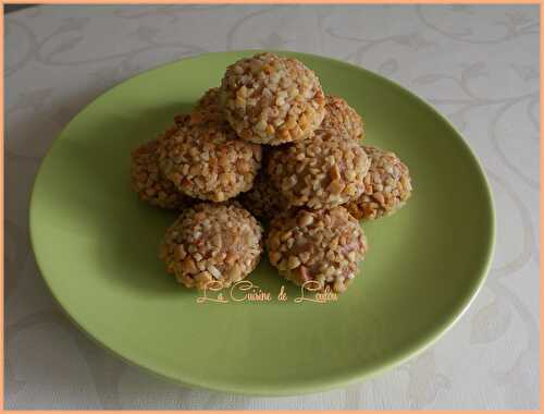 Boulettes fourrées au tahin, aux cacahuètes & amandes