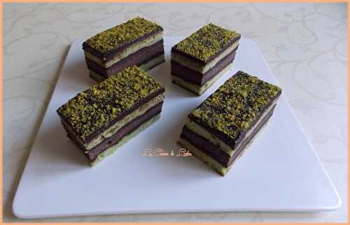Cake type napolitain pistache, cacao & crème chocolat