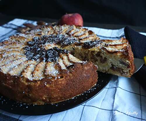 Gâteau moelleux noix de coco, pommes & dattes {Sans lactose}