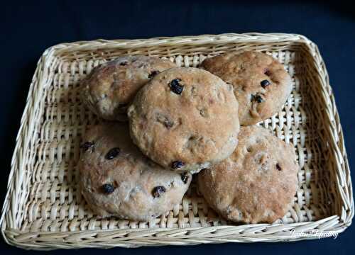 Pains à l’orge, aux noix & raisins secs {Vegan – IG bas}