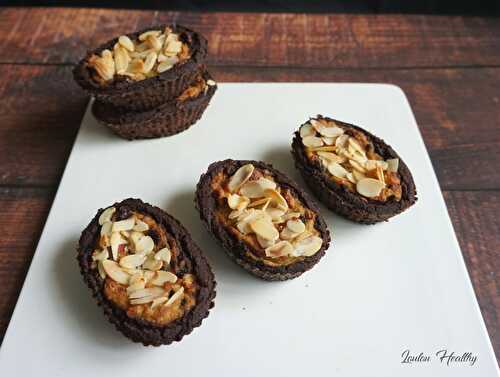 Petits cakes au cacao, crème pâtissière, chocolat & amande {Vegan}