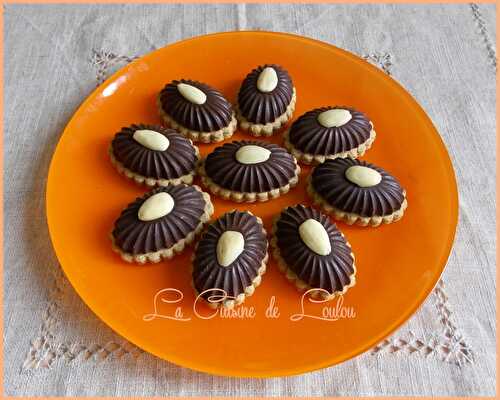 Sablés aux chocolats fourrés chocolat blanc & noisettes