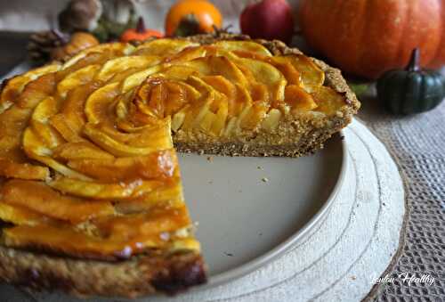 Tarte à la noisette – potimarron & pommes – kakis {Vegan}