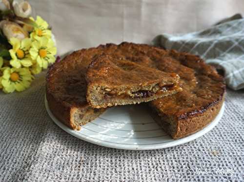Gâteau à la noisette fourré abricot & raisins secs {Vegan}
