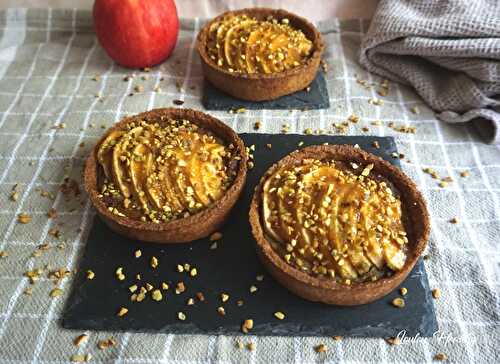 Tartelettes pistache – pomme façon « amandine » {Vegan}