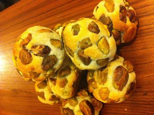 BOULES AUX AMANDES ET AUX PISTACHES