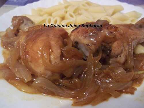 CUISSES DE POULET AUX OIGNONS