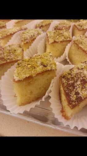 GATEAU AUX AMANDES ET A LA SEMOULE - L`HARISSA