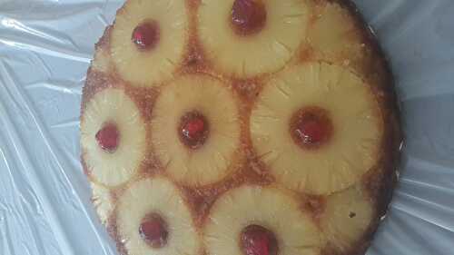 GÂTEAU RENVERSÉ À L`ANANAS AU CARAMEL