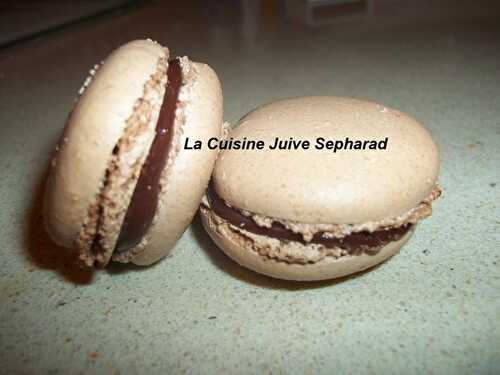 LES MACARONS AU CHOCOLAT