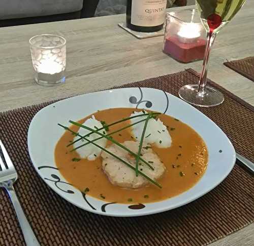 Tournedos de crocodile sauce aux arachides et riz foufou