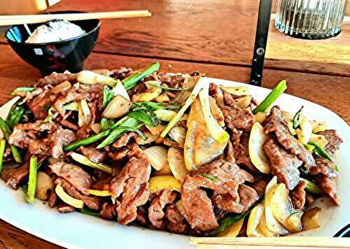 Bœuf sauté aux oignons